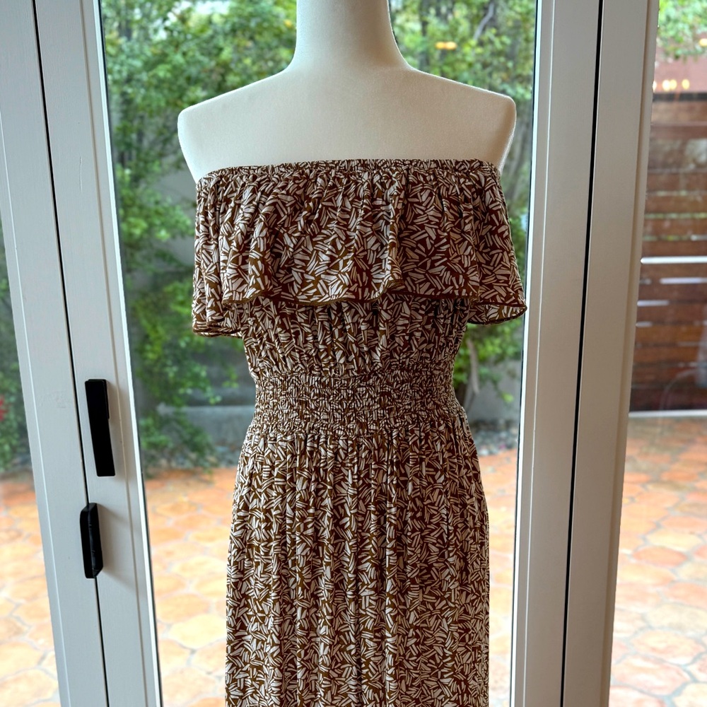 Elegant Brown Off-Shoulder Maxi Dress - Old Navy - Picture 4 of 7